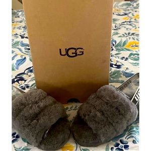 Ugg slipper/slides for little girls.